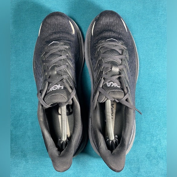 ❌SOLD❌Size 11 - Men’s Hoka One Clifton 8 black shoes - Picture 6 of 9
